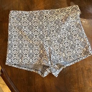 L.A Hearts Cute shorts size Small